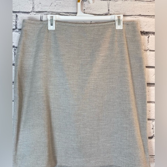 Tahari Pencil Skirt - Picture 3 of 8